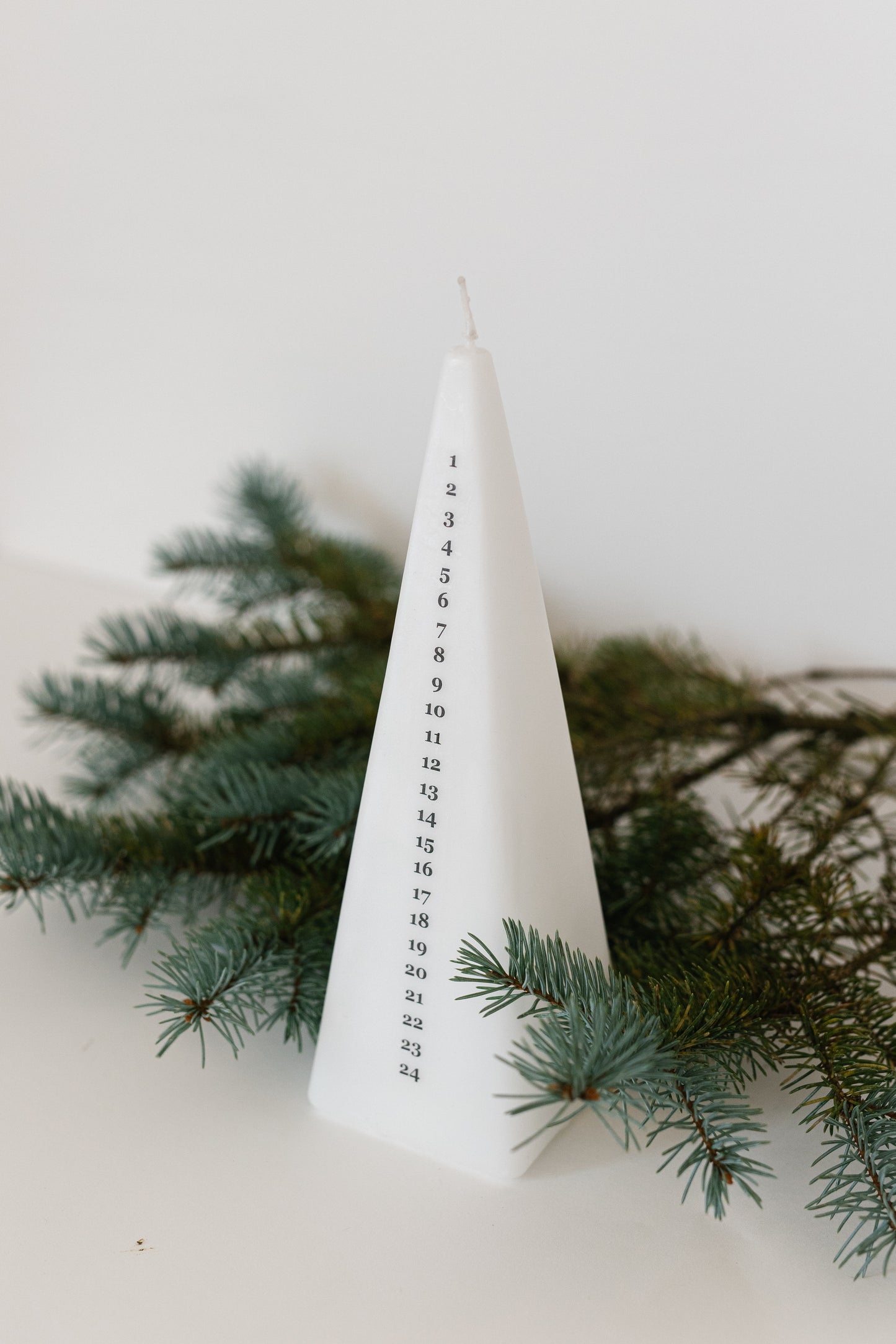 Božična sveča - Piramida s številkami