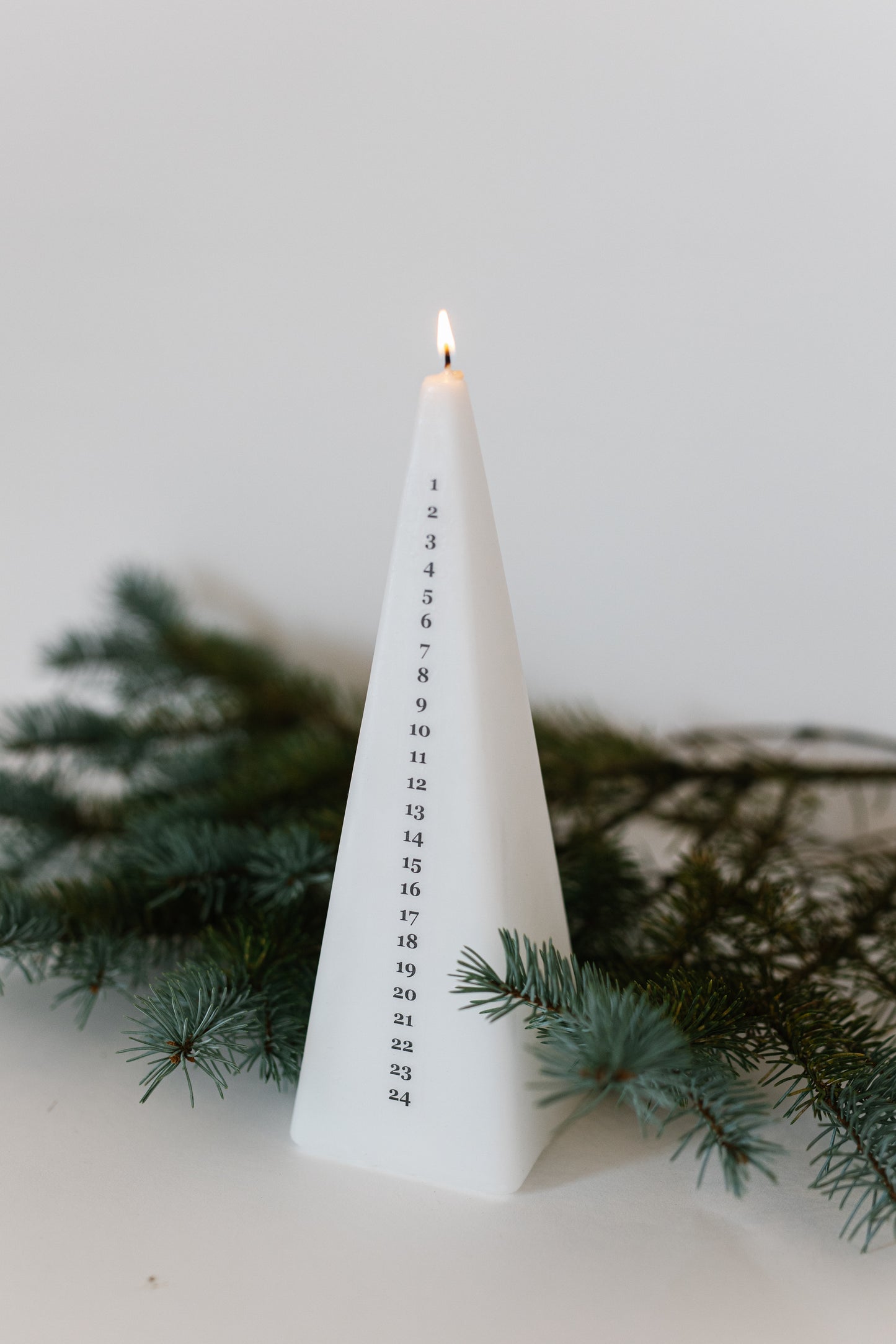 Božična sveča - Piramida s številkami